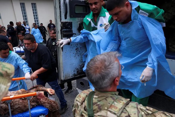 Operação no Rio contra facções criminosas registra 64 mortes