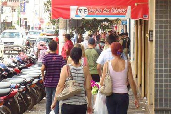 Comércio espera aumento de 10% nas vendas e inicia a contratação de temporários
