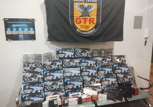 Polícia Militar Rodoviária aborda ônibus e apreende grande quantidade de mercadorias irregulares