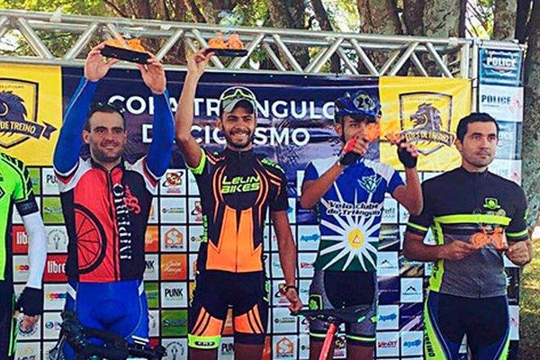 André Carlos vence mais uma etapa e fica próximo do título da Copa Triângulo de Ciclismo