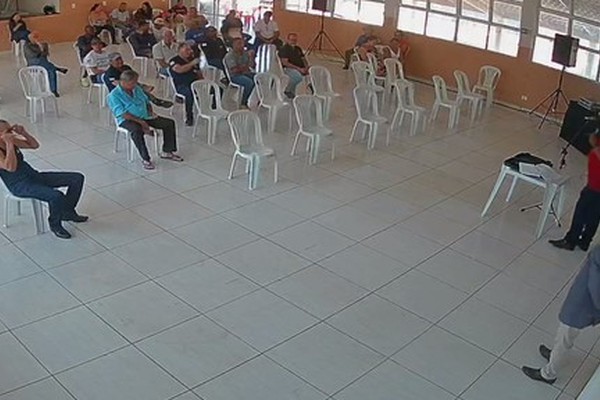 Assembleia aprova proposta de reajuste salarial dos servidores municipais de Patos de Minas