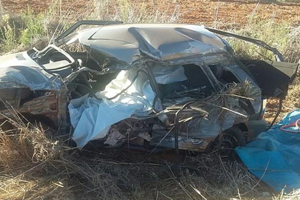 Motorista morre na hora em grave acidente entre carro e cavalo mecânico na BR365