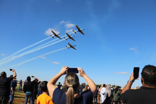 Esquadrilha da Fumaça vai se apresentar em Patos de Minas em março após cerca de 20 anos