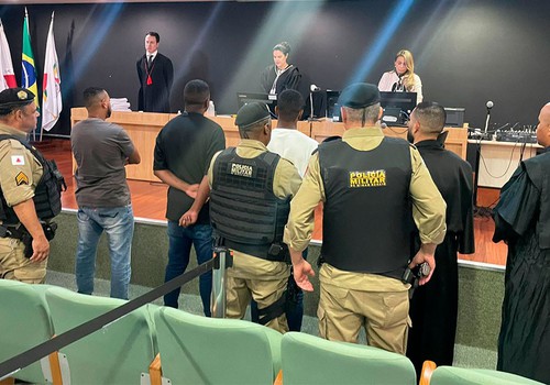 Réu absolvido de homicídio é detido por portar cocaína durante o júri popular em MG