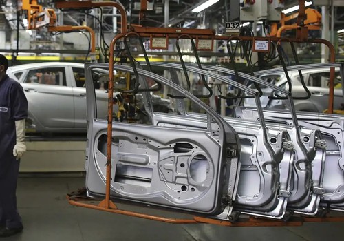 Indústria nacional varia 0,1% em março e acumula alta de 3,1% em 2026