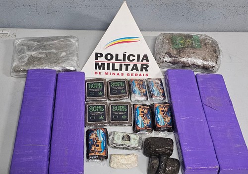 Homem e mulher em dois carros são presos com drogas de alto valor quando chegavam na ponte do arco