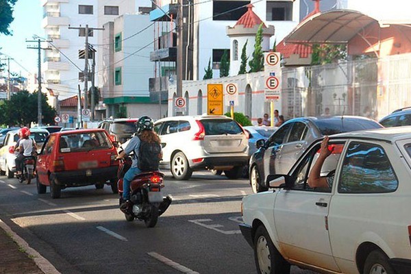 "Deixar veículo morrer" não causará reprovação automática; veja novas regras para tirar a CNH