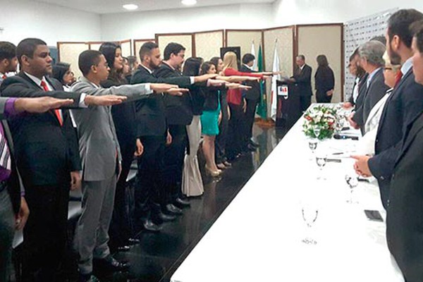 OAB entrega carteiras a novos advogados e apresenta projetos de melhorias para a categoria