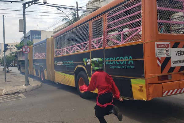 Semana da Criança do SicoobCredicopa é aberta em Patos de Minas com Trem Bala e muita diversão