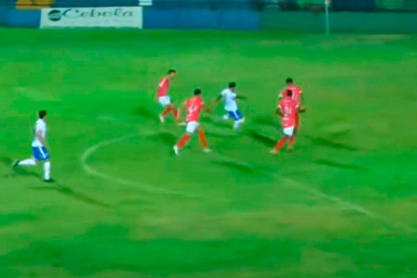 URT sai atrás, mas busca o empate diante do Uberaba em noite inspirada de Cesinha
