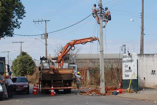 Ruas de Patos de Minas vão ficar sem energia nesta quinta-feira para manutenção da Cemig; veja quais