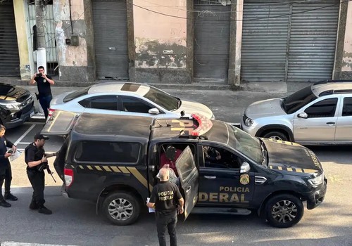PF prende 14 pessoas de quadrilha que criou 330 empresas de fachada