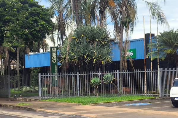 Cliente em busca de religação de energia xinga e ameaça atendente da CEMIG e acaba na delegacia