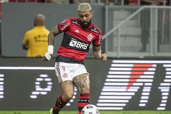 Torcida homenageia Gabigol no Carioca e Bruno Henrique declara apoio; confira detalhes da suspensão do jogador