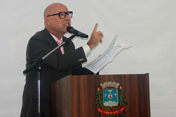 Vereador denuncia uso indevido do dinheiro público e relata que recebeu ameaças