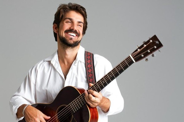 Vídeo criativo no metrô faz música de Gabriel Gonti viralizar e ultrapassar 2 milhões de visualizações