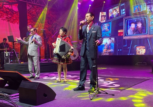 Lourenço e Lourival abrem show na Fenapraça 2026 com o sucesso "Se ainda existe amor", veja ao vivo