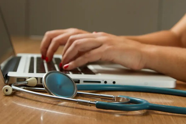 Enamed reforça importância de fiscalizar cursos, dizem especialistas