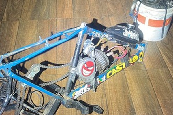 PM age rápido após furto de 29 bicicletas motorizadas em Patrocínio e recupera parte do material