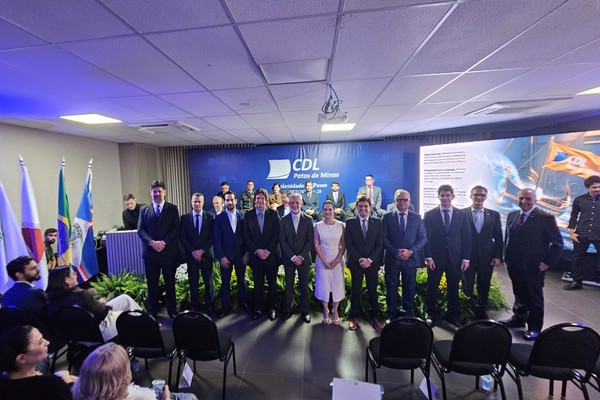 Rodrigo de Melo Faria assume a presidência da CDL Patos de Minas para o triênio 2026/2028