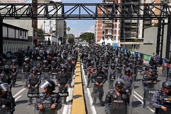 Juristas pedem que tribunal internacional investigue ação na Venezuela