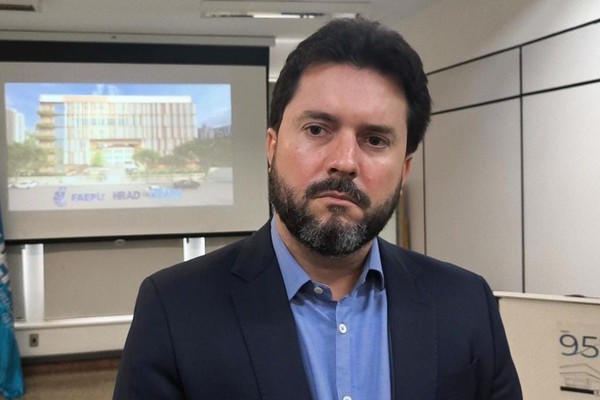 Governo Federal vai construir policlínica avaliada em R$30 milhões em Patos de Minas, diz Falcão