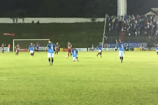 URT sai atrás e fica com um a menos, mas arranca empate heroico em Patrocínio
