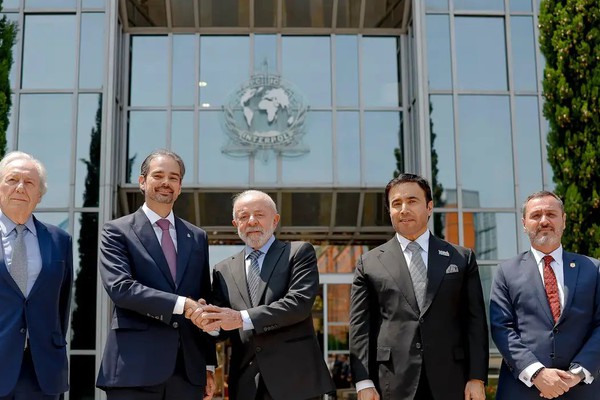 Brasil e Interpol vão ampliar colaboração mútua no combate ao crime