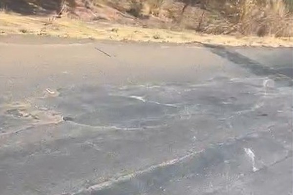 Caminhoneiro reclama de tapa-buracos na BR 365; rodovia deverá ser recapeada no trecho