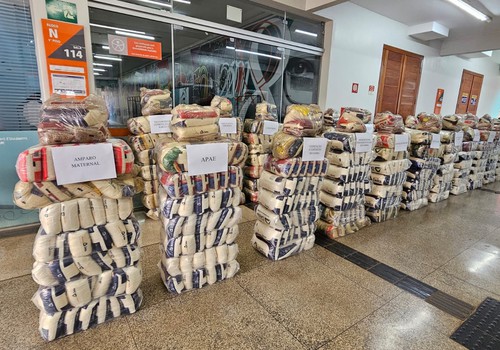 Alunos do Unipam arrecadam cinco toneladas de alimentos e beneficiam 22 entidades assistenciais