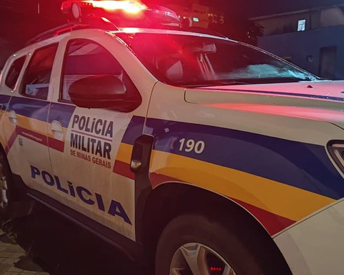 Homem é preso após agredir a companheira com diversos socos e chutes em via pública