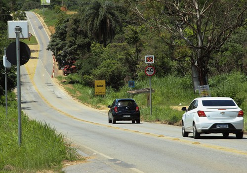 Rodovias mineiras terão radares inteligentes com leitura automática de placas em tempo real