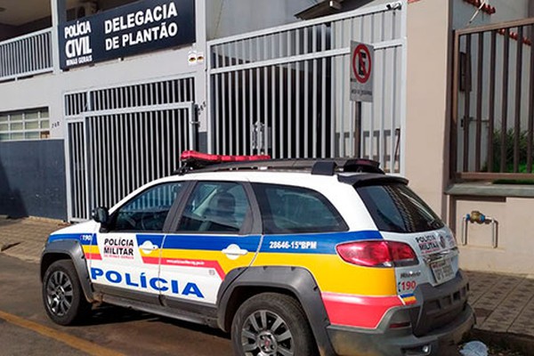 Dupla se passa por funcionários de empresa e tenta aplicar golpe em loja de materiais de construção
