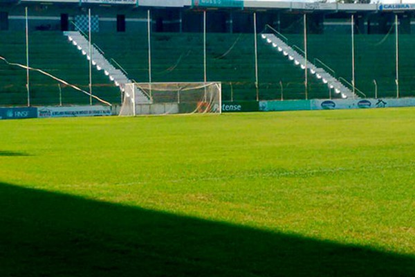 Negociação do Estádio Zama Maciel pode envolver também o Estádio Bernardo Rubinger