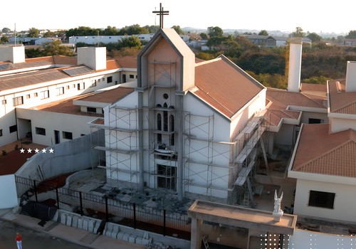 Com obra de capela quase finalizada, as irmãs carmelitas convocam a comunidade patense para participar da última rifa