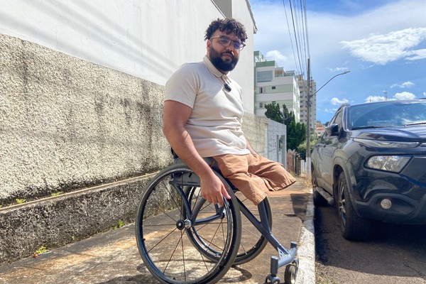 Construção de rampas de acesso abre debate sobre falta de acessibilidade nas calçadas de Patos de Minas