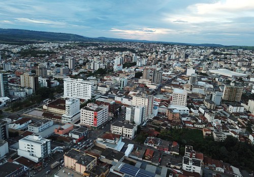 Patos de Minas mantém ritmo de crescimento e gera mais 385 empregos formais em fevereiro