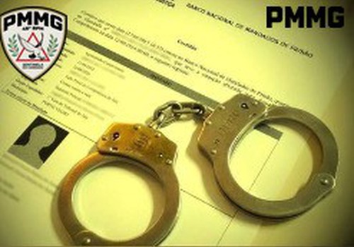 Foragida da justiça de 25 anos é presa usando documento falso em Patrocínio