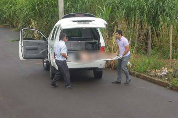 Rapaz encontrado nas Chácaras Caiçaras foi morto a pedradas e facadas