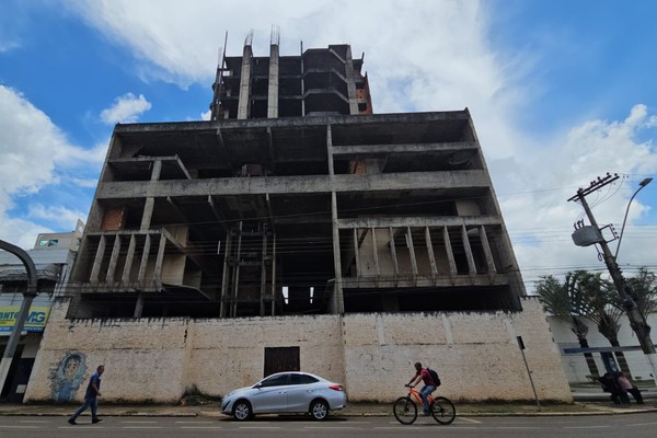 Justiça determina leilão do inacabado Edifício Panorâmico; veja datas e valores