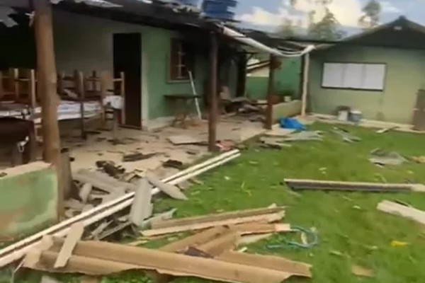 Chuvas ajudam a amenizar o calor, mas causam estragos em Patos de Minas e na região