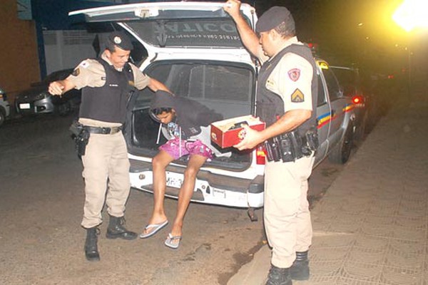 Polícia prende jovem acusado de vender LSD e droga cristalizada na Orla da Lagoa Grande
