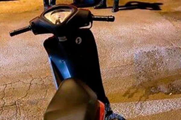 Jovem é preso por receptação de moto; irmão ameaça a própria mãe e tenta agredir policiais