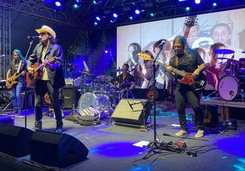 A banda patense, O Gabba, relembra sucessos que marcaram os anos 2000; veja ao vivo