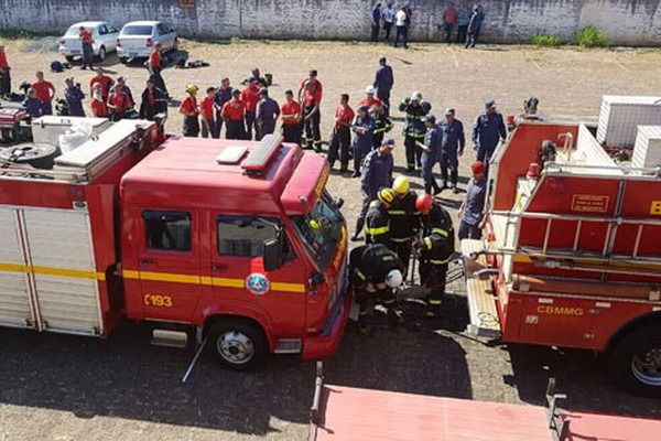 Bombeiros comemoram Dia do Bombeiro com diversas atividades em Patos de Minas 