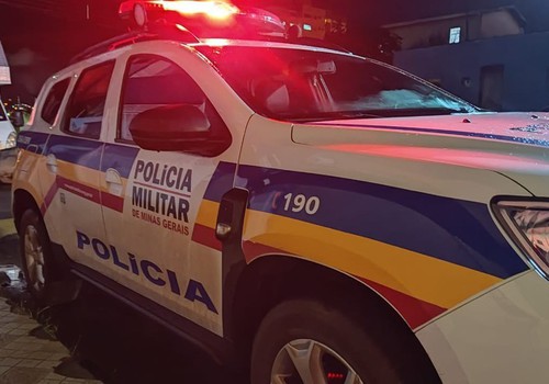 Homem proibido de se aproximar é preso ao se sentar em mesa de bar perto da ex