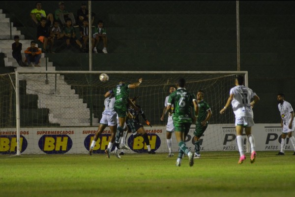 Em jogo ruim, Mamoré e Caldense empatam sem gols no Estádio Bernardo Rubinger