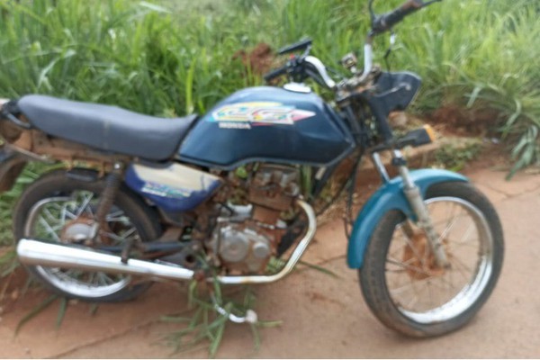 Motociclista bate em calçada, é lançado para fora de rua, não resiste e morre a caminho do hospital, em Coromandel