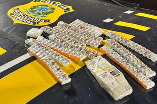 PRF apreende 147 ampolas de medicamento para emagrecimento em ônibus na BR-365