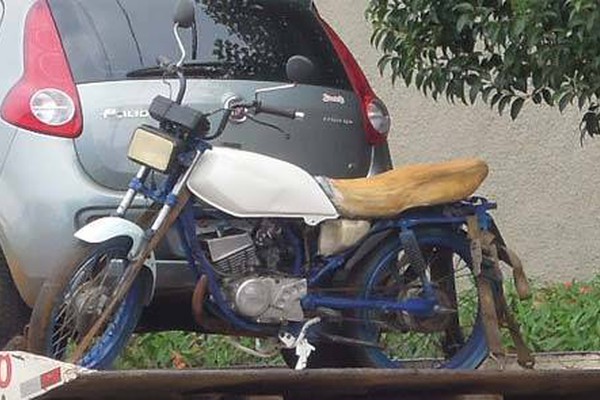 Motos vendidas como sucata em leilão voltam para as ruas e são apreendidas